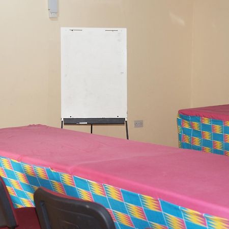 Joy Family Lodge Amasaman Екстериор снимка