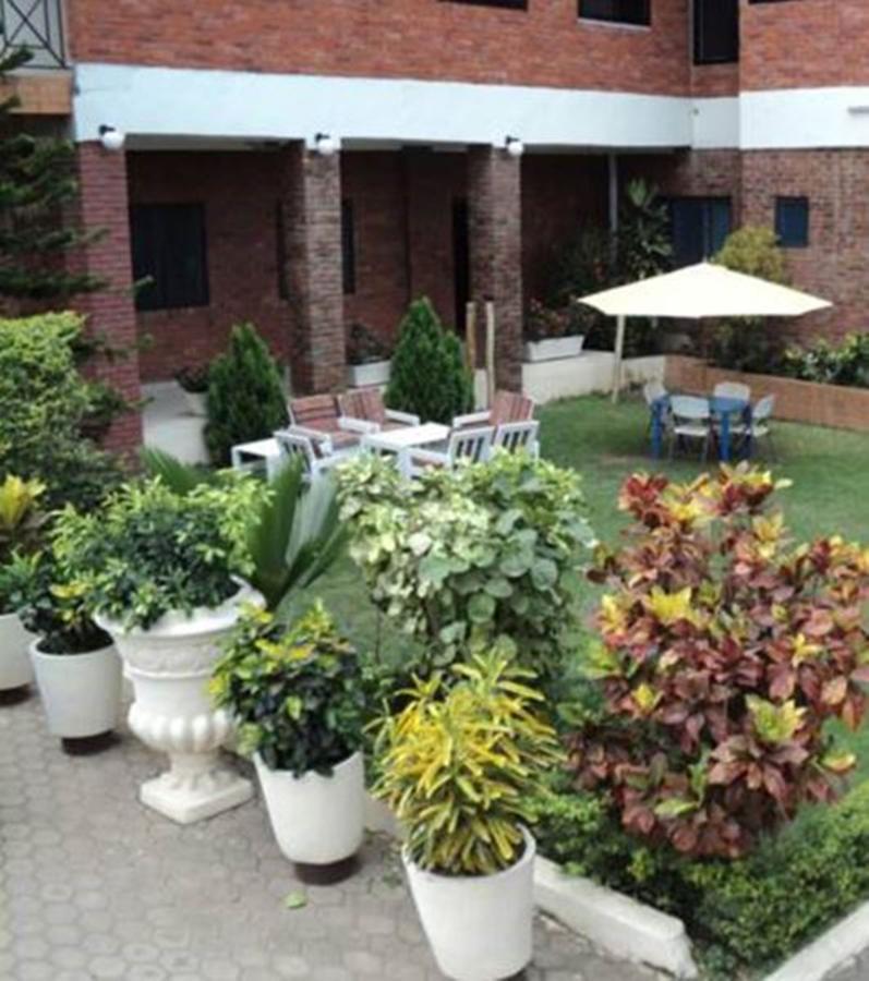 Joy Family Lodge Amasaman Екстериор снимка