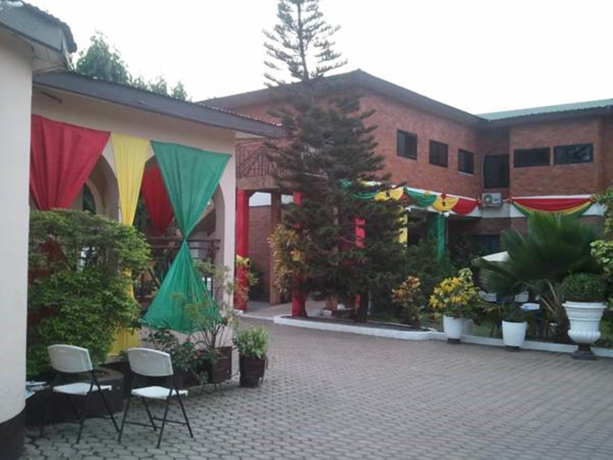 Joy Family Lodge Amasaman Екстериор снимка