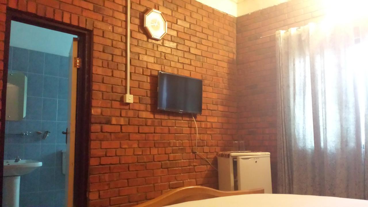 Joy Family Lodge Amasaman Стая снимка