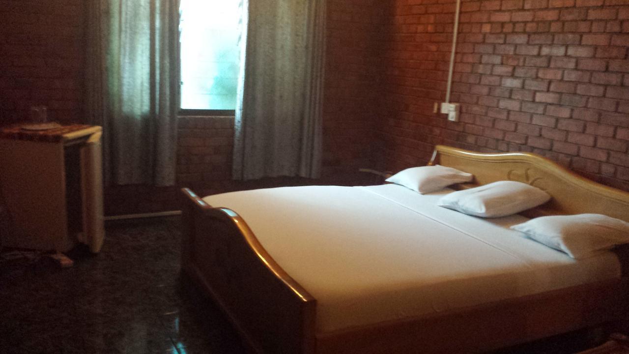 Joy Family Lodge Amasaman Стая снимка