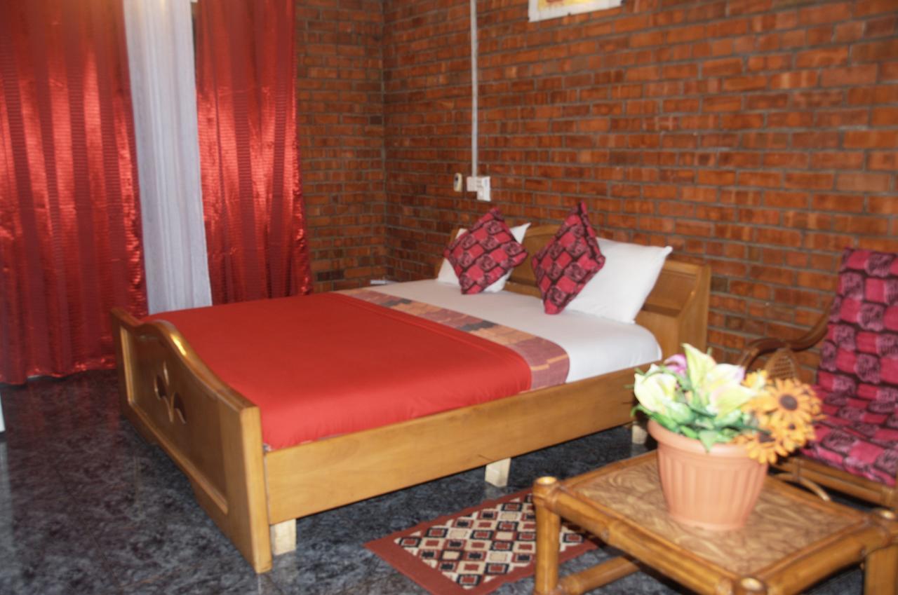 Joy Family Lodge Amasaman Екстериор снимка