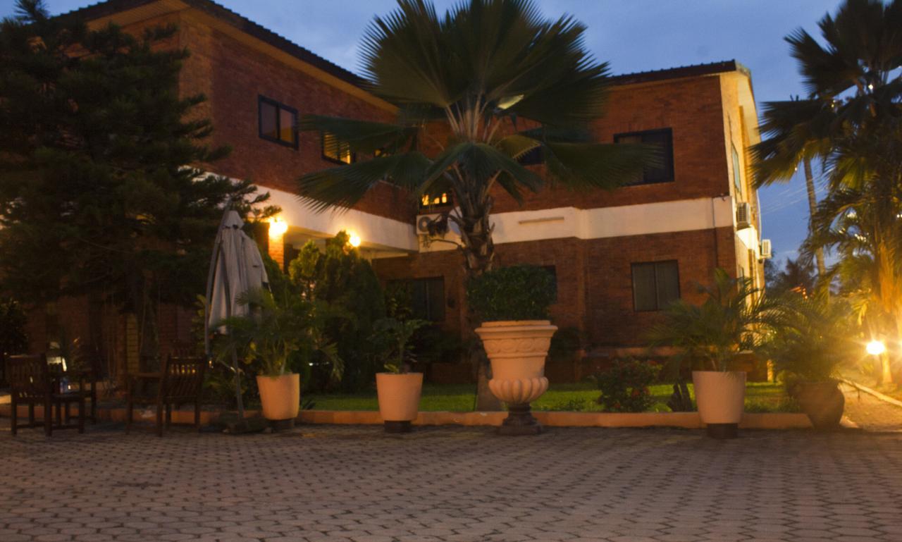 Joy Family Lodge Amasaman Екстериор снимка