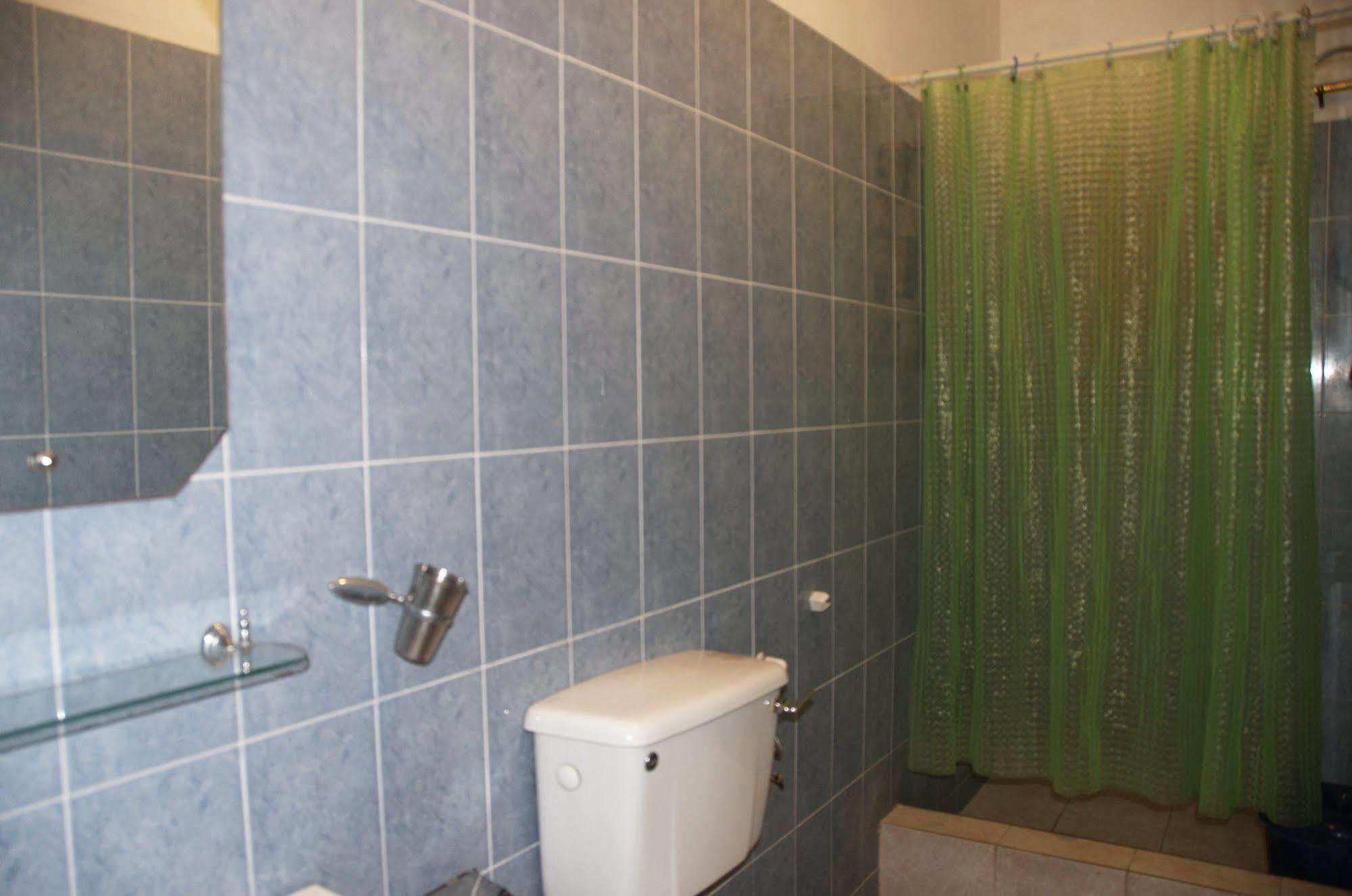 Joy Family Lodge Amasaman Екстериор снимка